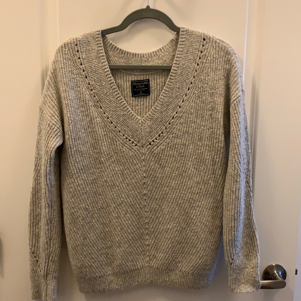 Abercrombie & Fitch V-Neck Sweater in size Medium